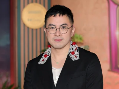 Bowen Yang anuncia su salida de SNL: el adiós queer que marca el cierre de una era